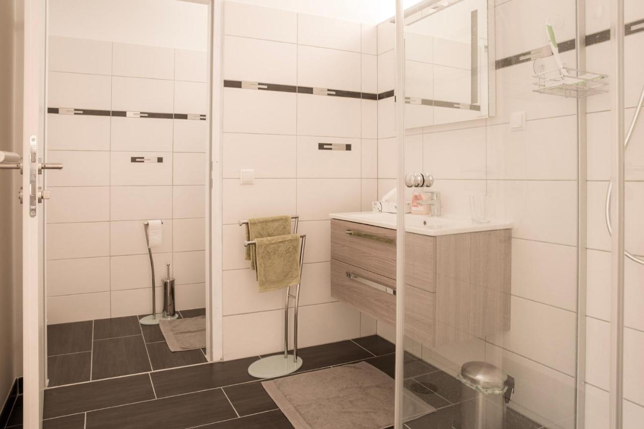 Ferienwohnung Am Weingut Eisenbock Strass  Exteriör bild