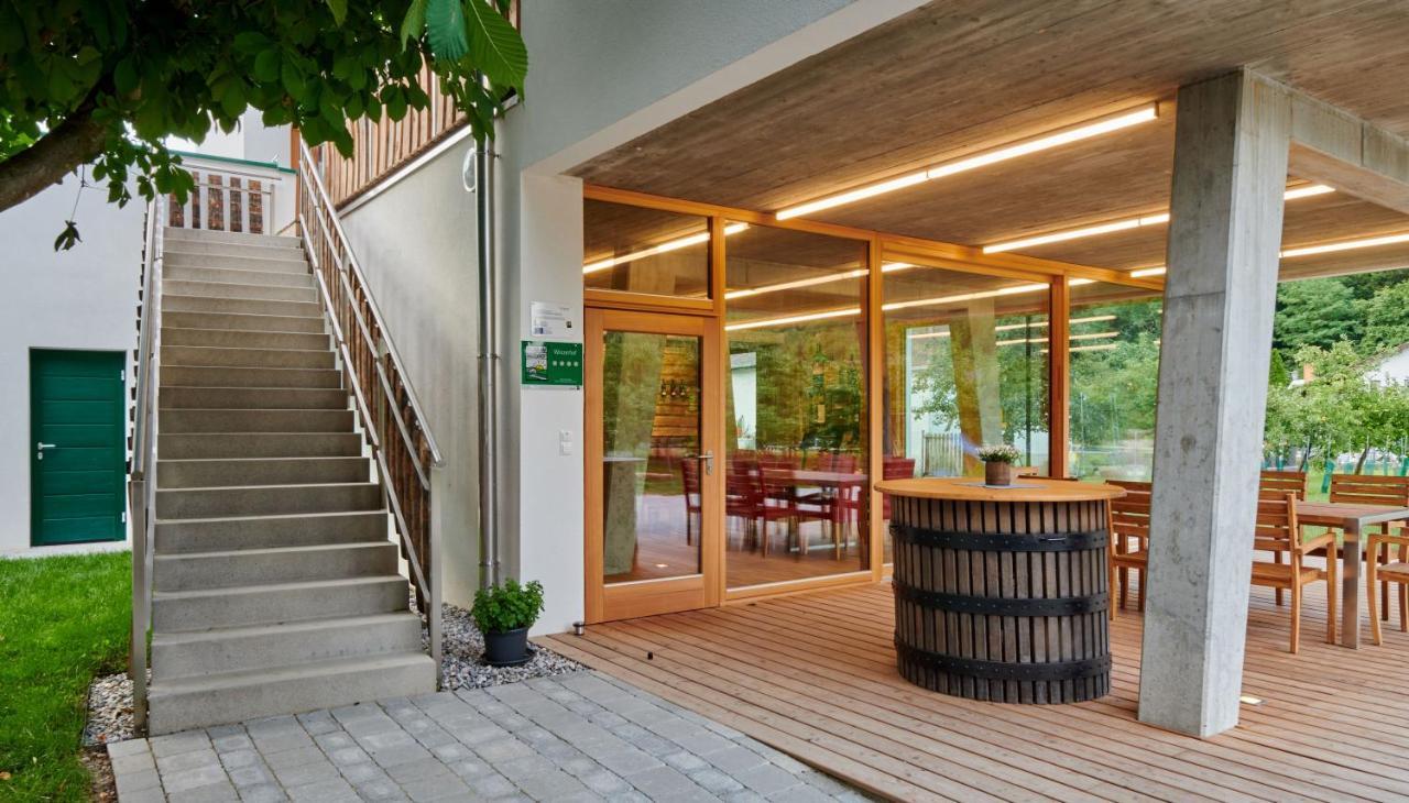 Ferienwohnung Am Weingut Eisenbock Strass  Exteriör bild
