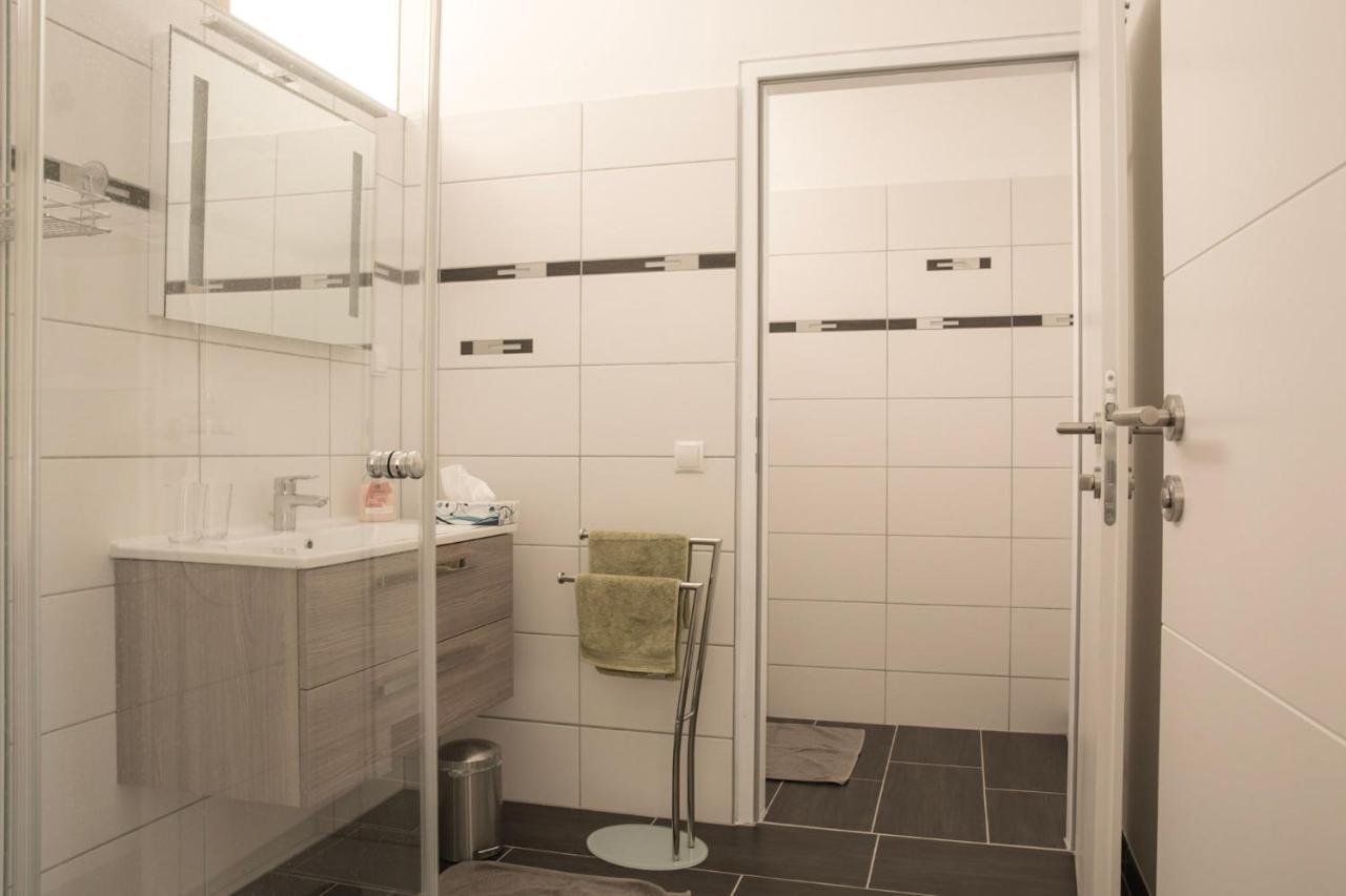 Ferienwohnung Am Weingut Eisenbock Strass  Exteriör bild